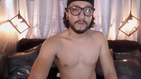 ethan w7 online show from October 11, 6:17 pm