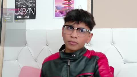 Snapshot of ethan_westt chatting on November 7, 8:42 pm Ethan online show from November 7, 8:42 pm