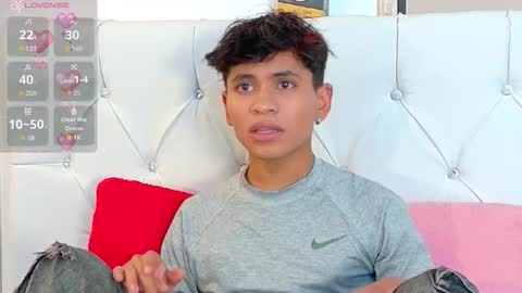 Snapshot of ethan_westt chatting on November 15, 8:49 pm Ethan online show from November 15, 8:49 pm