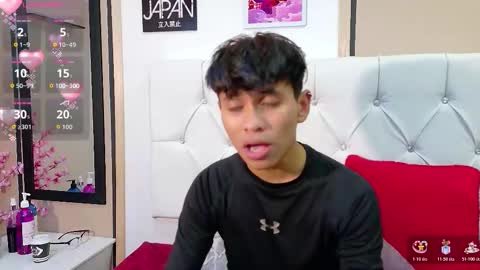 Snapshot of ethan_westt chatting on November 20, 10:42 pm Ethan online show from November 20, 10:42 pm