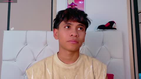 Ethan online show from April 27, 9:02 pm