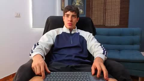 ethangreey1 online show from May 6, 6:13 pm