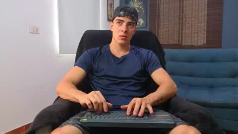 ethangreey1 online show from May 23, 5:39 pm