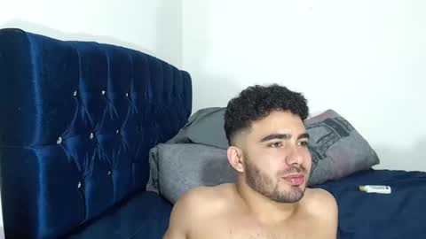 Snapshot of ethanhairy chatting on February 5, 11:28 pm Ethan online show from February 5, 11:28 pm