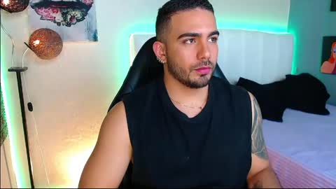 Snapshot of ethanhairy chatting on May 26, 9:00 pm Ethan online show from May 26, 9:00 pm
