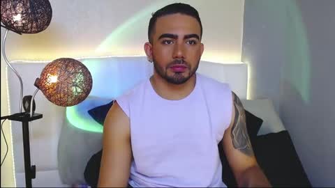 Snapshot of ethanhairy chatting on May 29, 8:29 pm Ethan online show from May 29, 8:29 pm