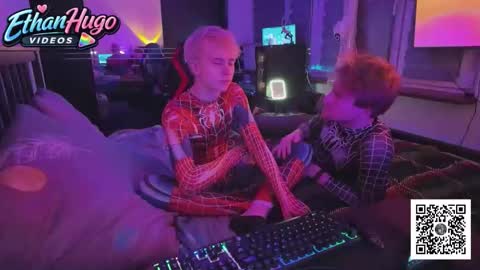 Hugo and Ethan online show from April 24, 2:47 am