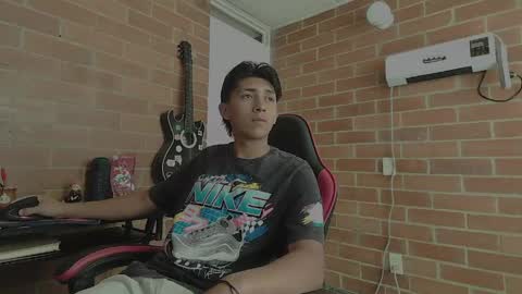 ethann2_ online show from June 5, 3:51 pm