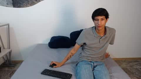   online show from April 21, 11:38 am