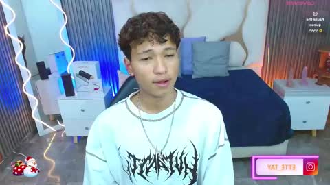 ette online show from December 1, 3:22 am