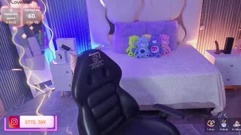 ette online show from February 4, 3:45 am