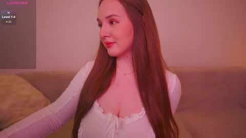 Hello I am AliseNext stream -  1700 GTM1 online show from October 22, 6:29 pm