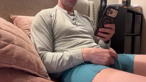 Snapshot of eu_dude chatting on February 27, 4:12 am eu_dude online show from February 27, 4:12 am