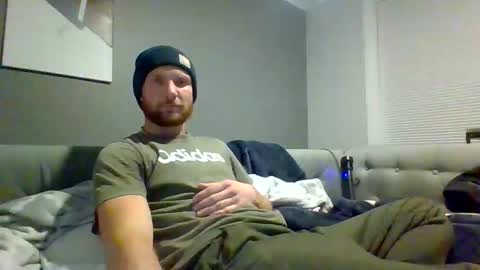 Snapshot of eugar81 chatting on December 16, 8:41 am eugar81 online show from December 16, 8:41 am