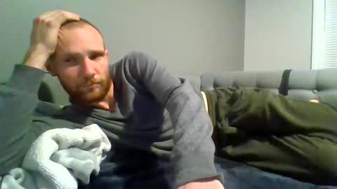 Snapshot of eugar81 chatting on December 17, 10:43 am eugar81 online show from December 17, 10:43 am