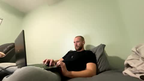 Snapshot of eugar81 chatting on December 18, 7:36 am eugar81 online show from December 18, 7:36 am