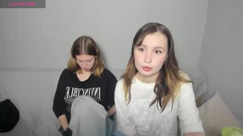 Veronica Tiia Lilith left to right online show from September 25, 2:32 pm