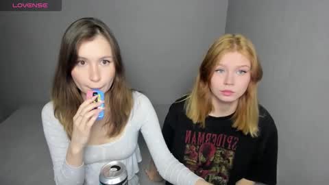 Veronica Tiia Lilith left to right online show from October 22, 2:06 pm