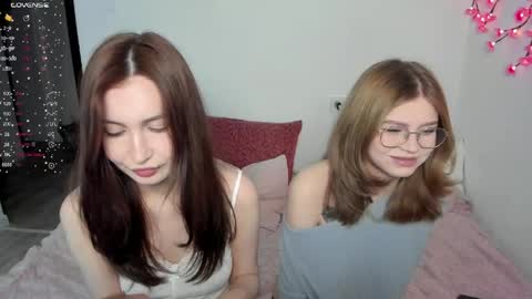 Veronica Tiia Lilith left to right online show from May 15, 5:53 pm