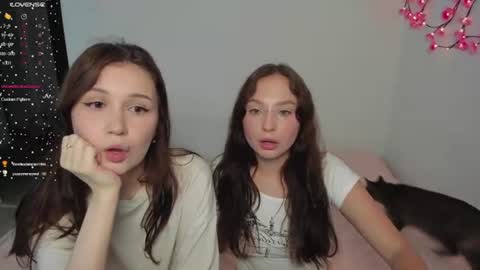 Veronica Tiia Lilith left to right online show from July 27, 7:21 pm