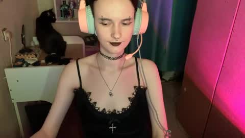 Snapshot of eunabiddlecome chatting on May 16, 10:47 am Kate online show from May 16, 10:47 am