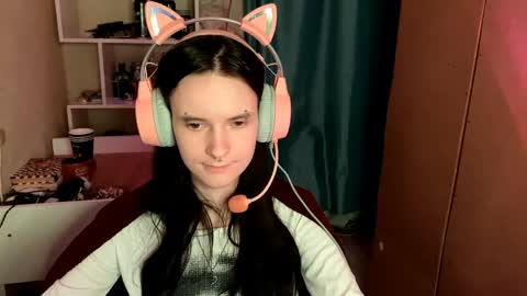 Snapshot of eunabiddlecome chatting on June 4, 5:57 am Kate online show from June 4, 5:57 am