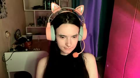 Snapshot of eunabiddlecome chatting on June 6, 5:12 am Kate online show from June 6, 5:12 am