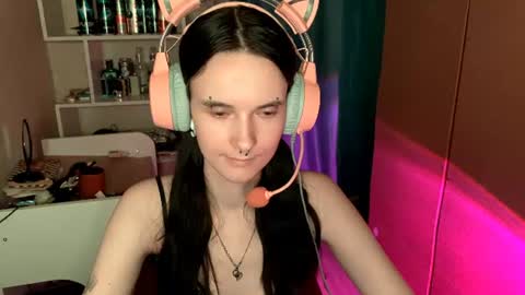 Snapshot of eunabiddlecome chatting on June 10, 5:07 am Kate online show from June 10, 5:07 am