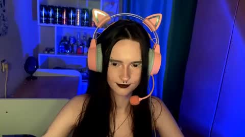 Snapshot of eunabiddlecome chatting on June 12, 6:01 am Kate online show from June 12, 6:01 am