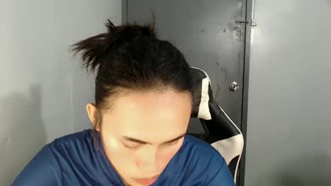 Snapshot of euniceariella21 chatting on January 3, 11:25 am YELLA online show from January 3, 11:25 am