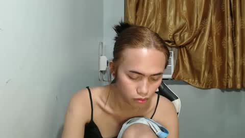 Snapshot of euniceariella21 chatting on January 14, 9:51 pm YELLA online show from January 14, 9:51 pm