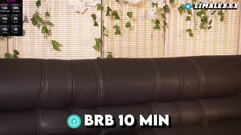 Snapshot of euphoria_girls chatting on October 25, 5:40 pm check about me online show from October 25, 5:40 pm