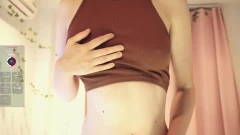 Snapshot of euphoria_girls chatting on November 15, 4:36 pm check about me online show from November 15, 4:36 pm