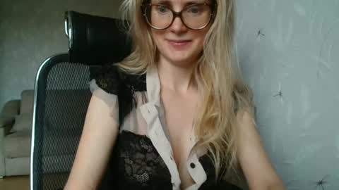 eva2323 online show from September 19, 6:04 am