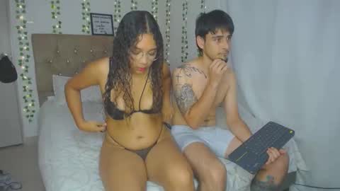 Snapshot of eva_adan19 chatting on April 19, 4:23 am eva_adan19 online show from April 19, 4:23 am