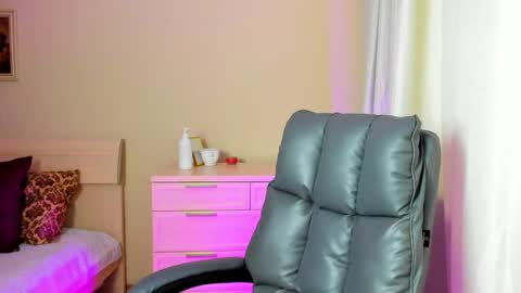 Snapshot of eva_conors_ chatting on May 14, 1:56 am Eva online show from May 14, 1:56 am
