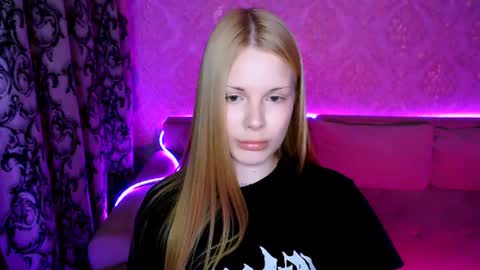 Snapshot of eva_ellis chatting on July 17, 8:03 pm Eva online show from July 17, 8:03 pm