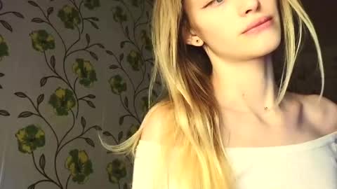 Evvie online show from May 17, 7:17 am