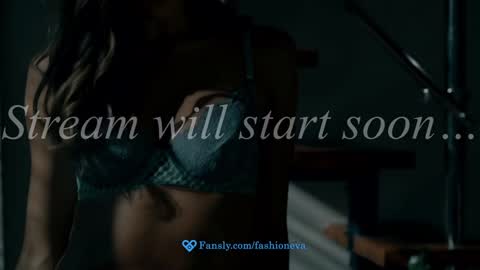 Snapshot of eva_fashionista chatting on February 15, 5:31 pm Eva online show from February 15, 5:31 pm