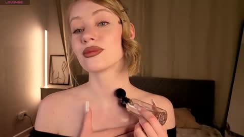 Snapshot of eva_hamilton chatting on May 9, 1:00 am eva hamilton online show from May 9, 1:00 am