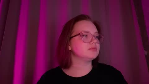 eva_kittenn online show from December 3, 5:11 pm