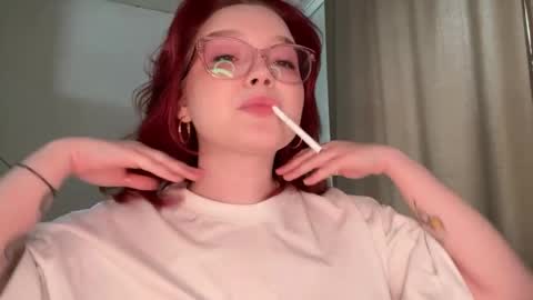 eva_kittenn online show from April 29, 1:48 pm
