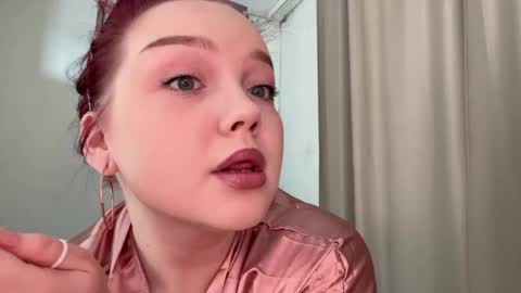 eva_kittenn online show from May 15, 12:45 pm