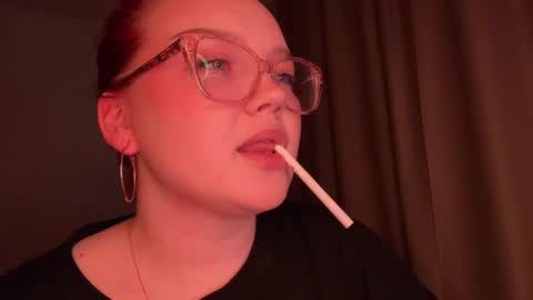 eva_kittenn online show from May 28, 9:56 pm