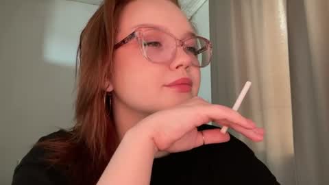 eva_kittenn online show from July 3, 3:35 am