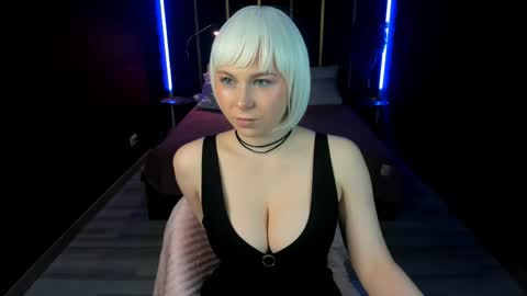Eva online show from May 31, 6:09 pm