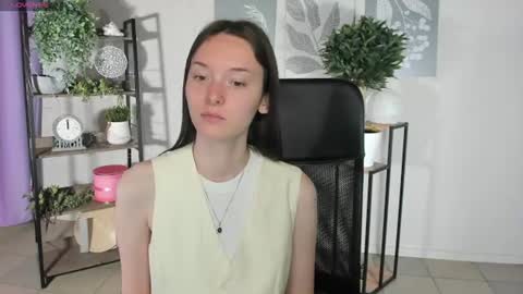 Snapshot of eva_leeee chatting on June 18, 6:02 am Eva online show from June 18, 6:02 am