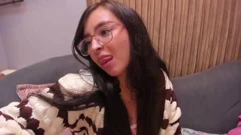 Angelinne online show from January 19, 8:39 am