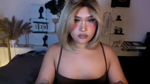 Queen Eva Mazikeen online show from April 30, 11:53 pm