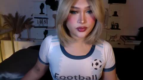 Snapshot of eva_mazikeen69 chatting on May 5, 10:18 pm Queen Eva Mazikeen online show from May 5, 10:18 pm